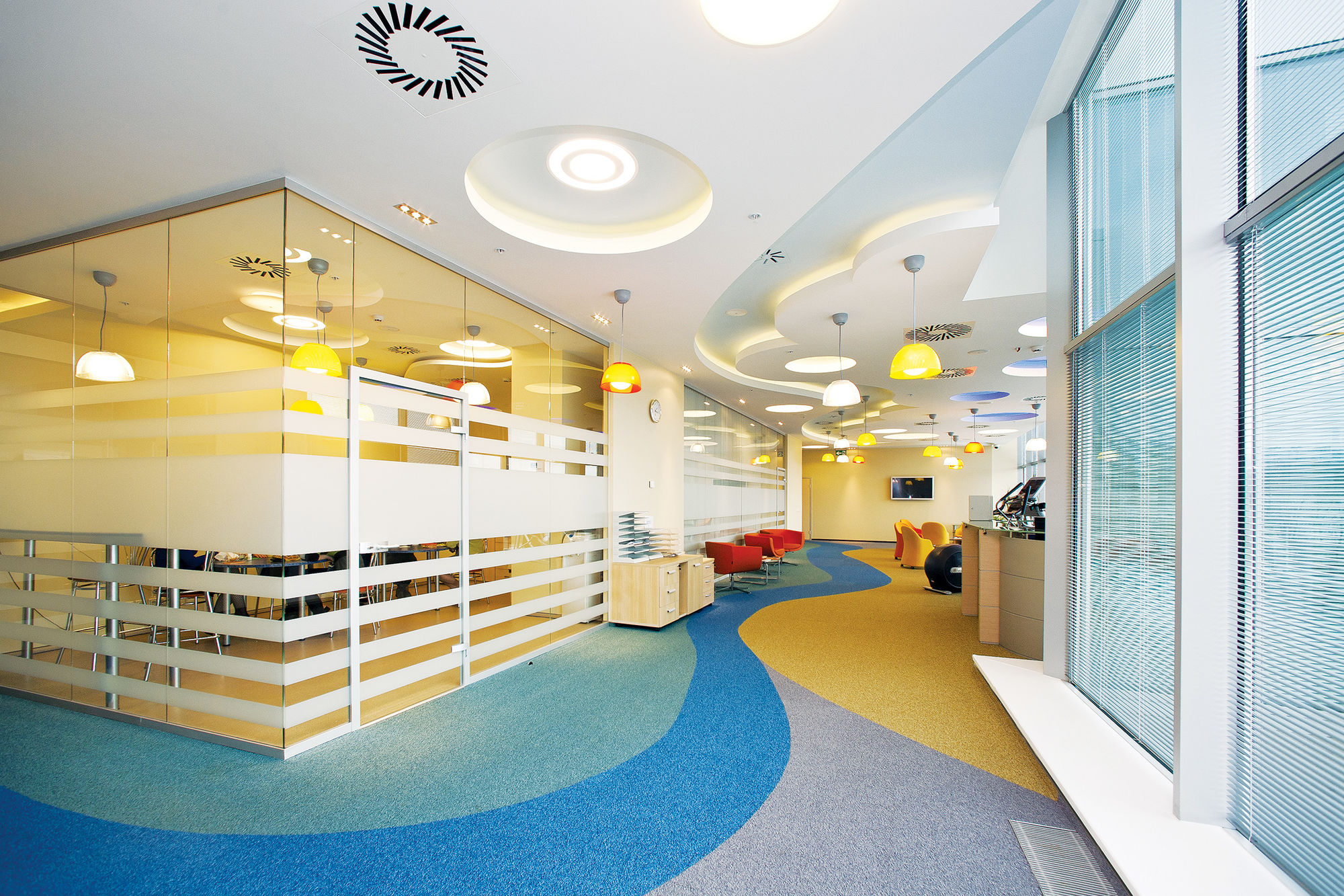 Фото Цельностеклянные перегородки UALCOM-Crystal