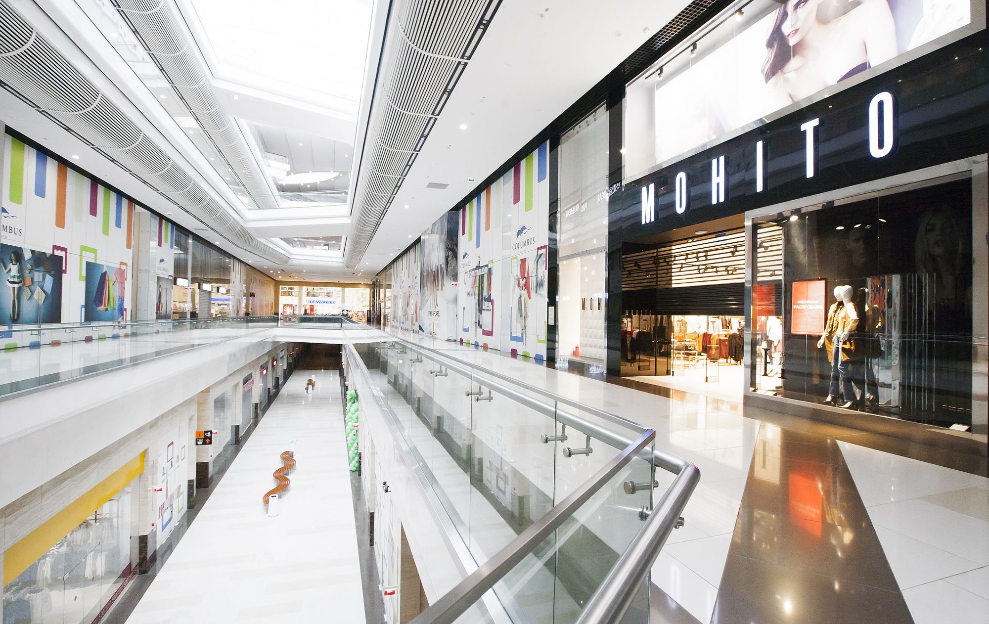 Фото Цельностеклянные перегородки UALCOM-Crystal