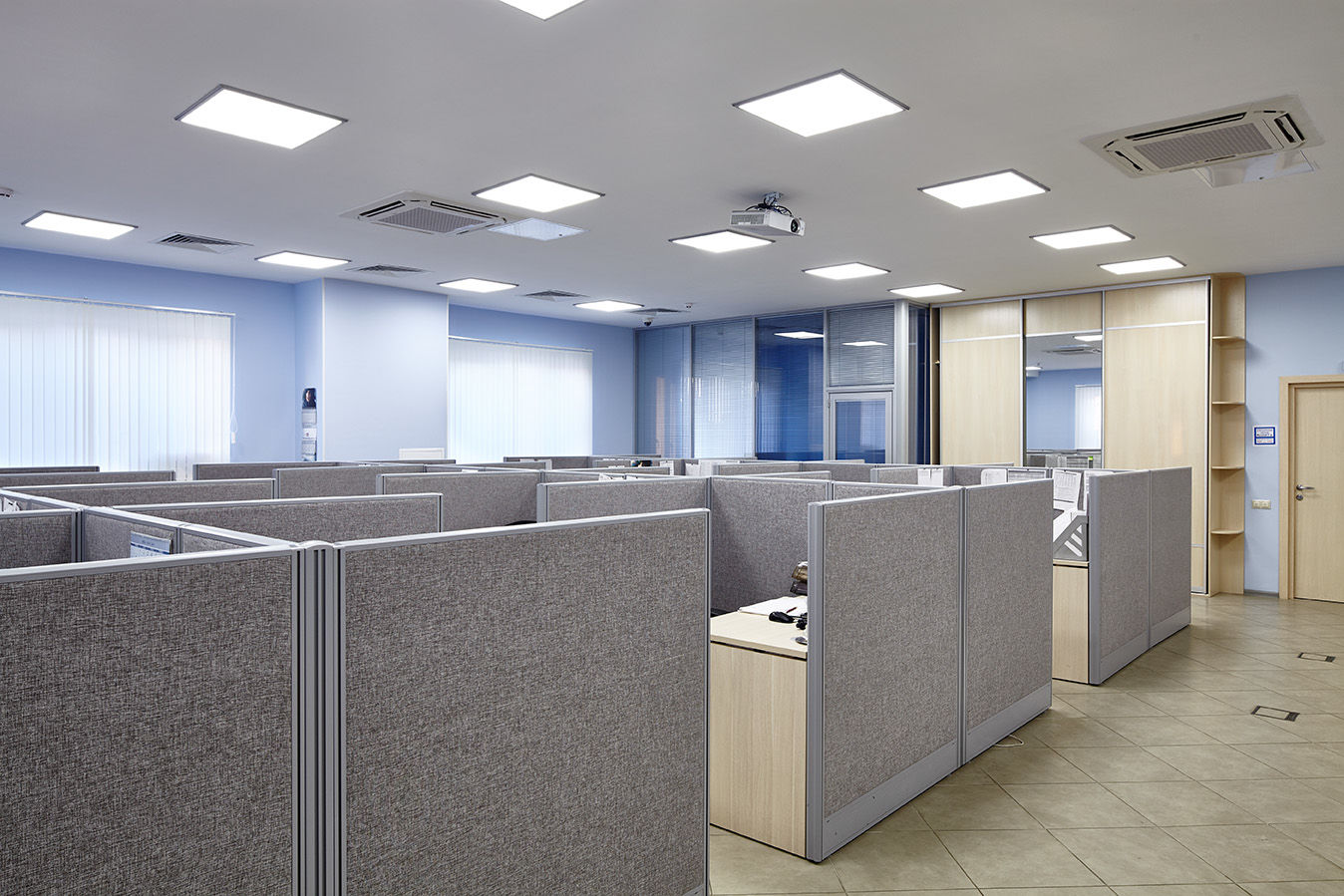 Фото Мобильная система перегородок UALCOM-Optima +