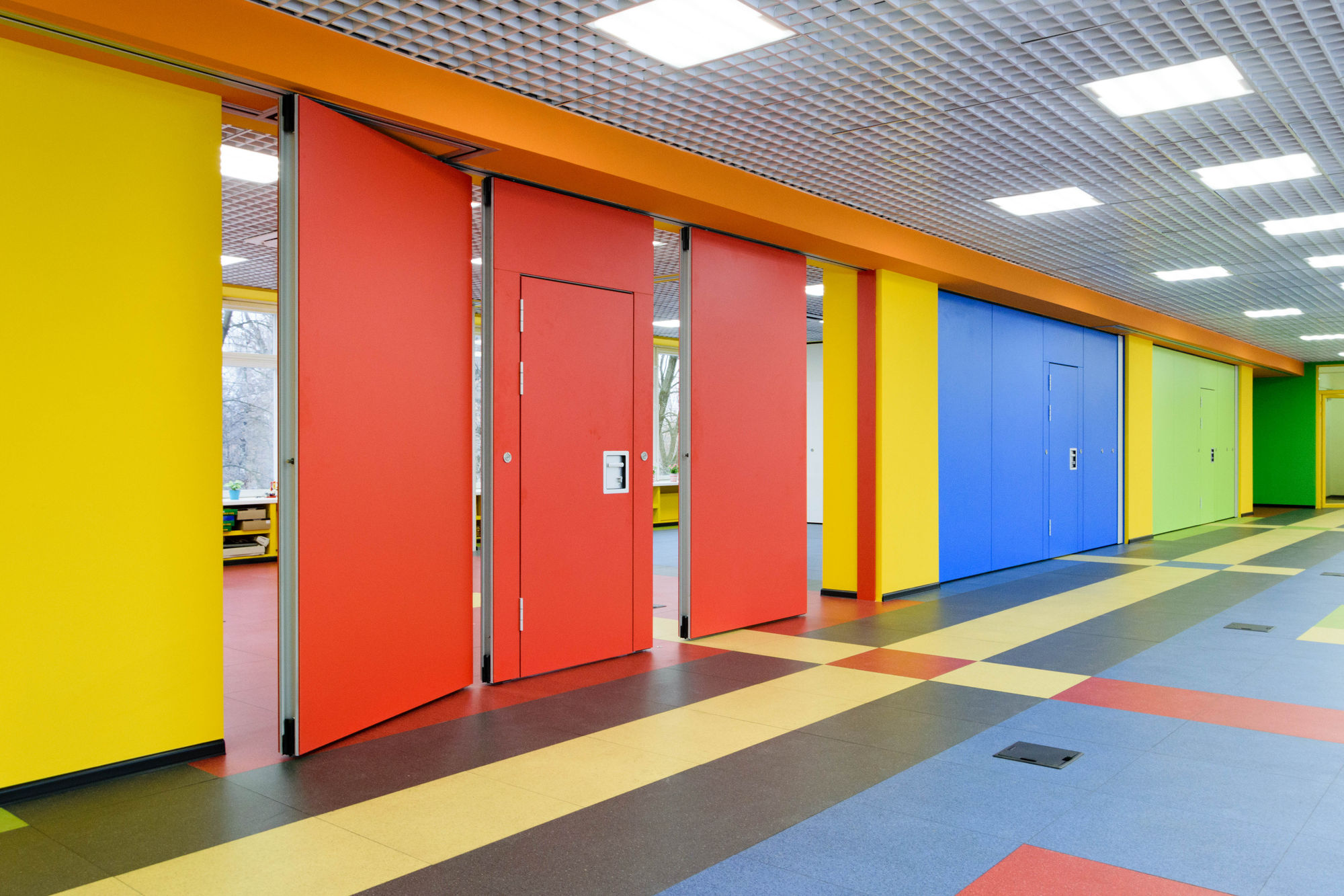 Фото Глухие раздвижные перегородки UALCOM Hufcor