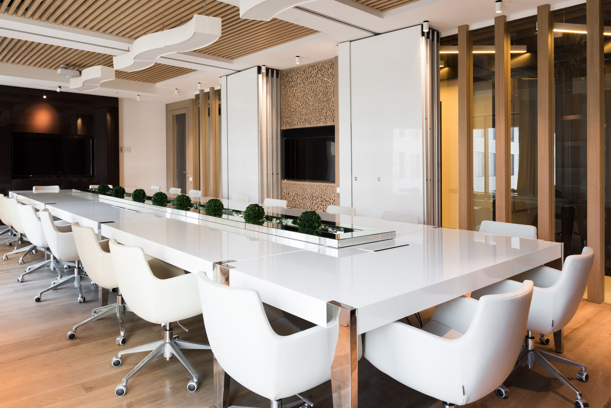 Фото Глухие раздвижные перегородки UALCOM Hufcor