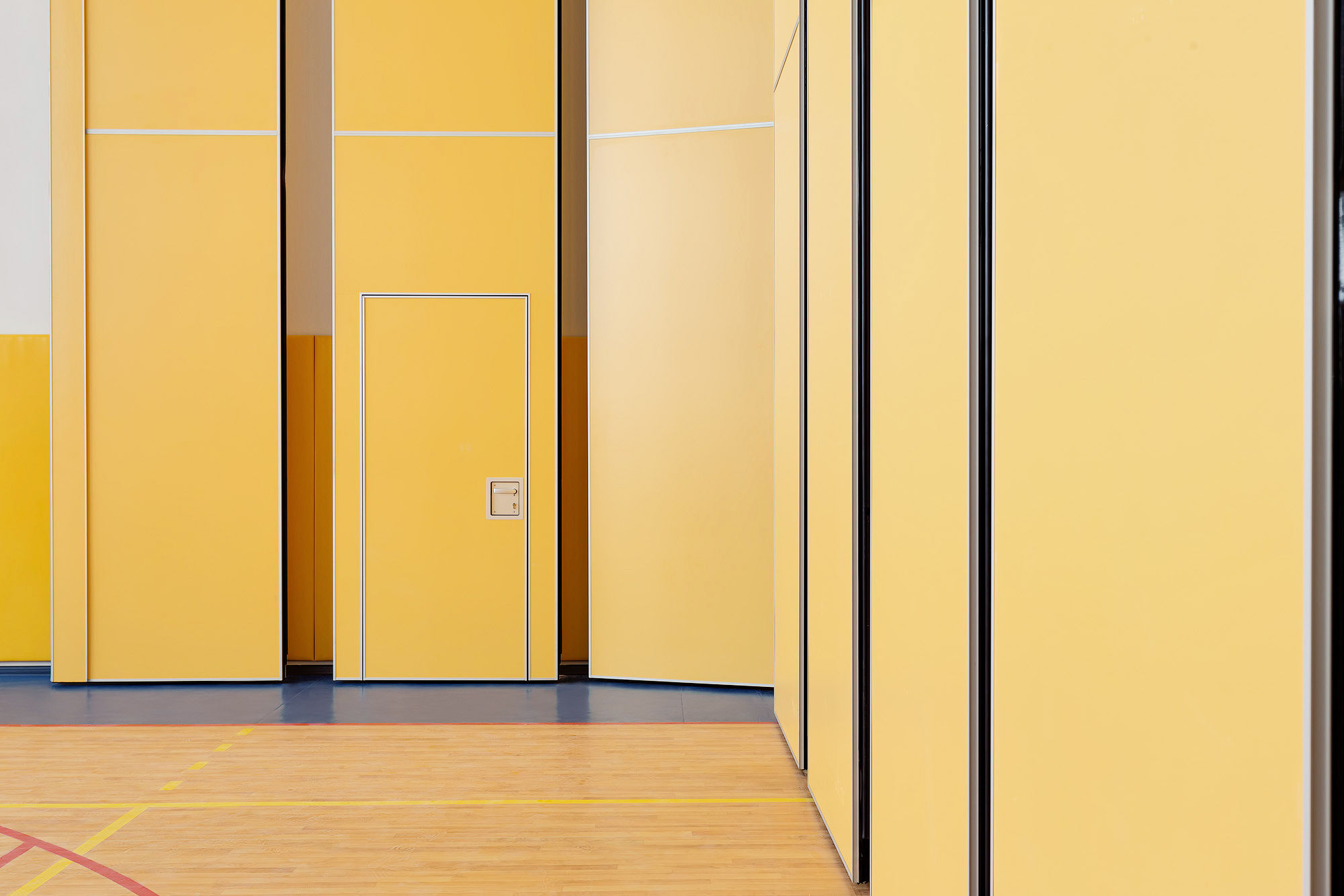 Фото Глухие раздвижные перегородки UALCOM Hufcor