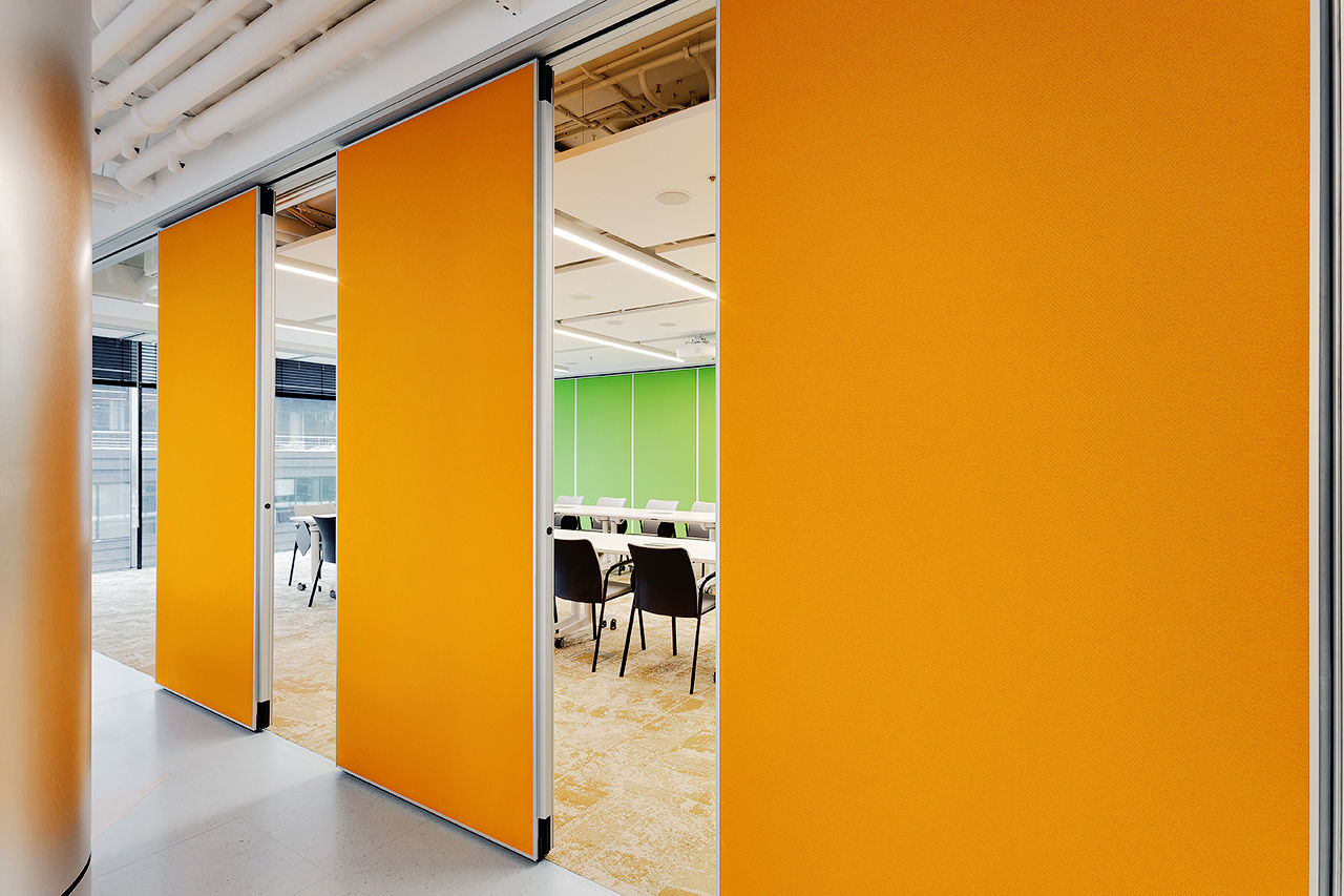 Фото Глухие раздвижные перегородки UALCOM Hufcor