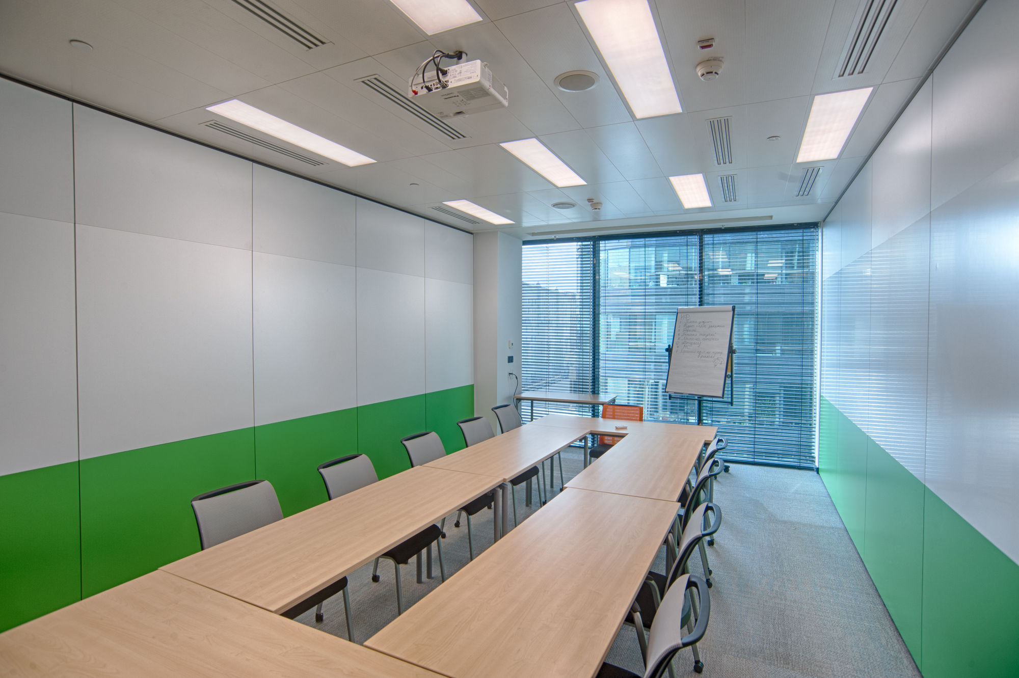 Фото Глухие раздвижные перегородки UALCOM Hufcor