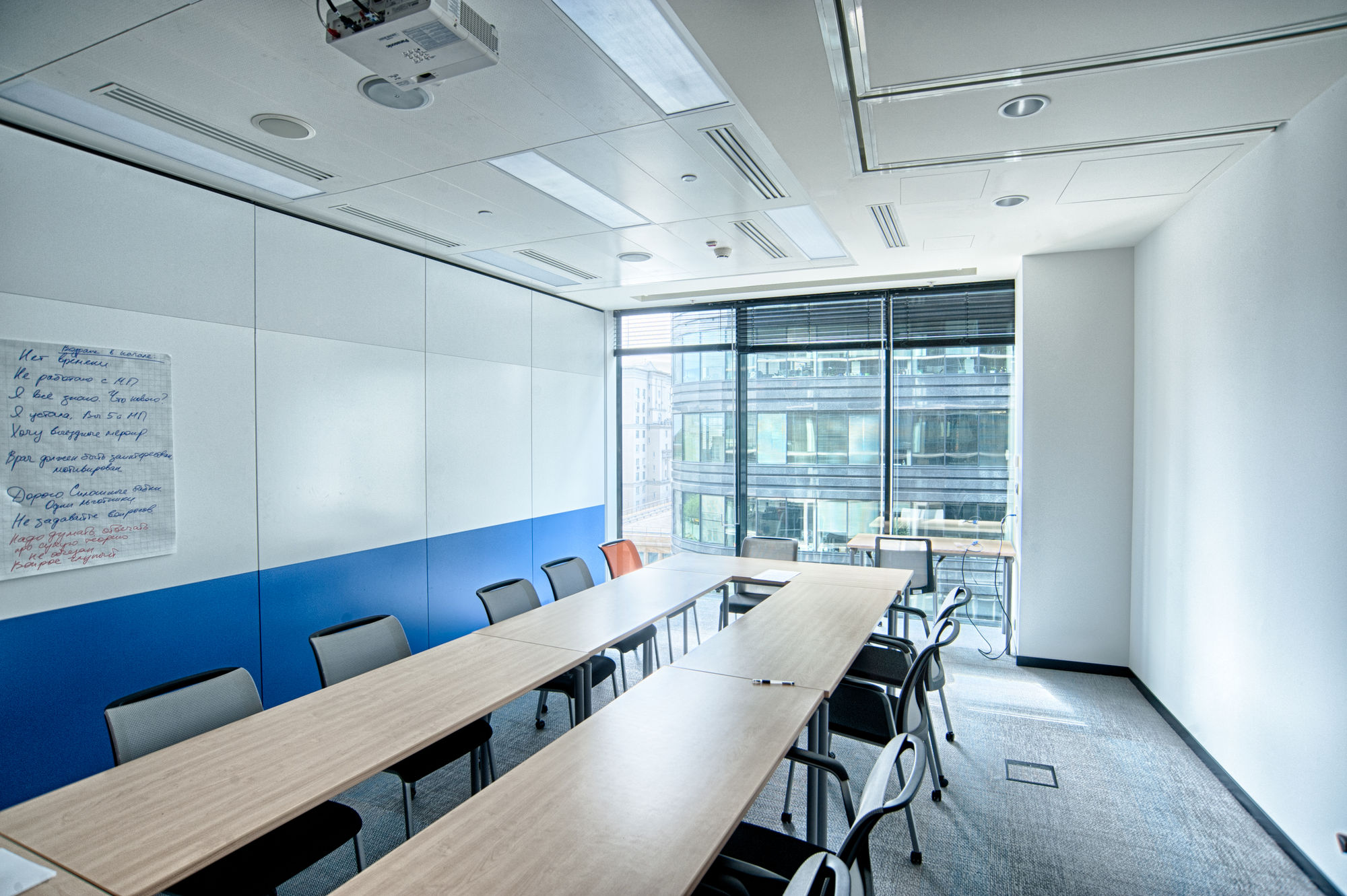 Фото Глухие раздвижные перегородки UALCOM Hufcor