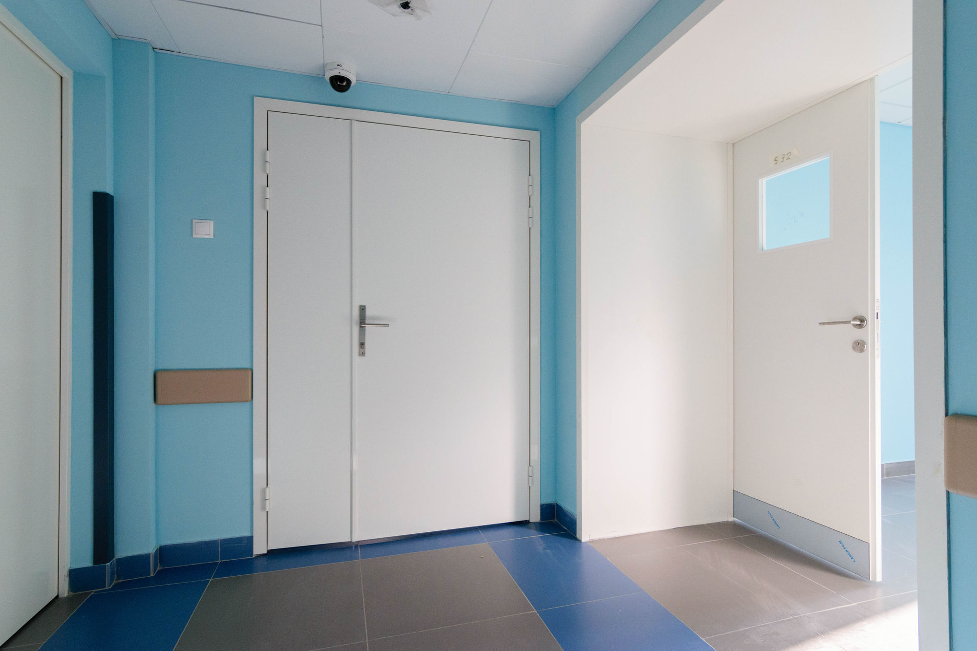 Фото Двери из стекла и ЛДСП UALCOM-Vitero