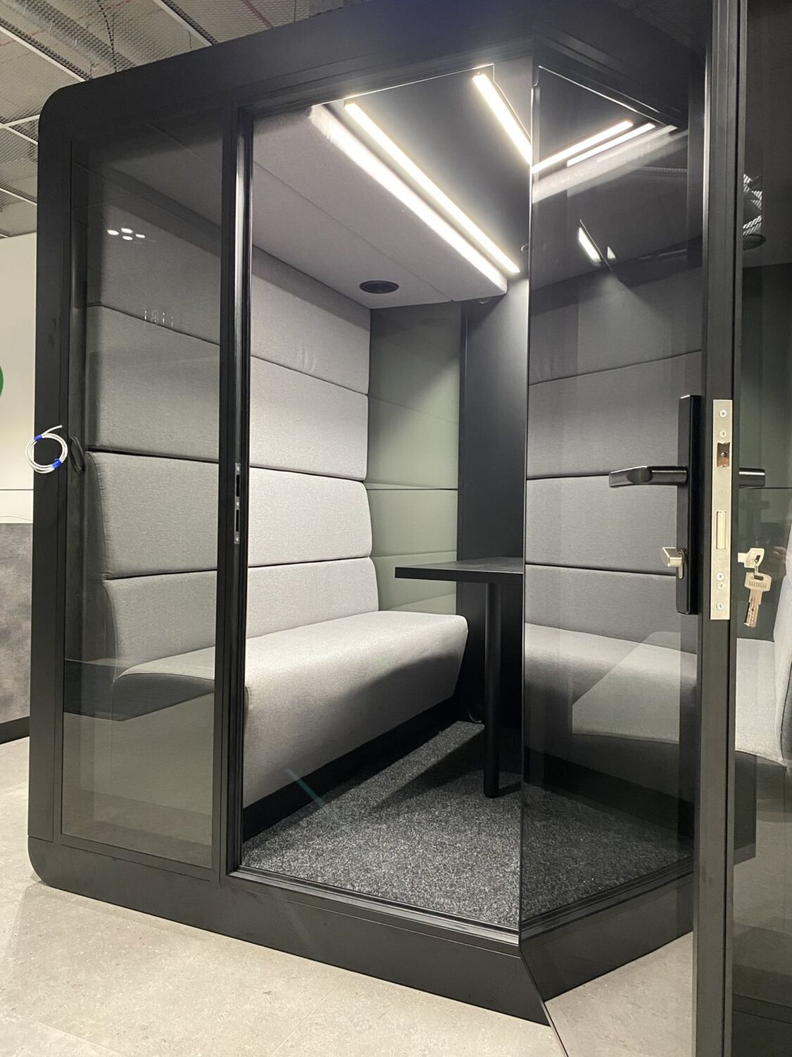 Фото Акустические кабинки