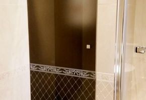 Стеклянные двери UALCOM-Crystal - это удачное решение для создания зон хранения домашнего инвентаря.