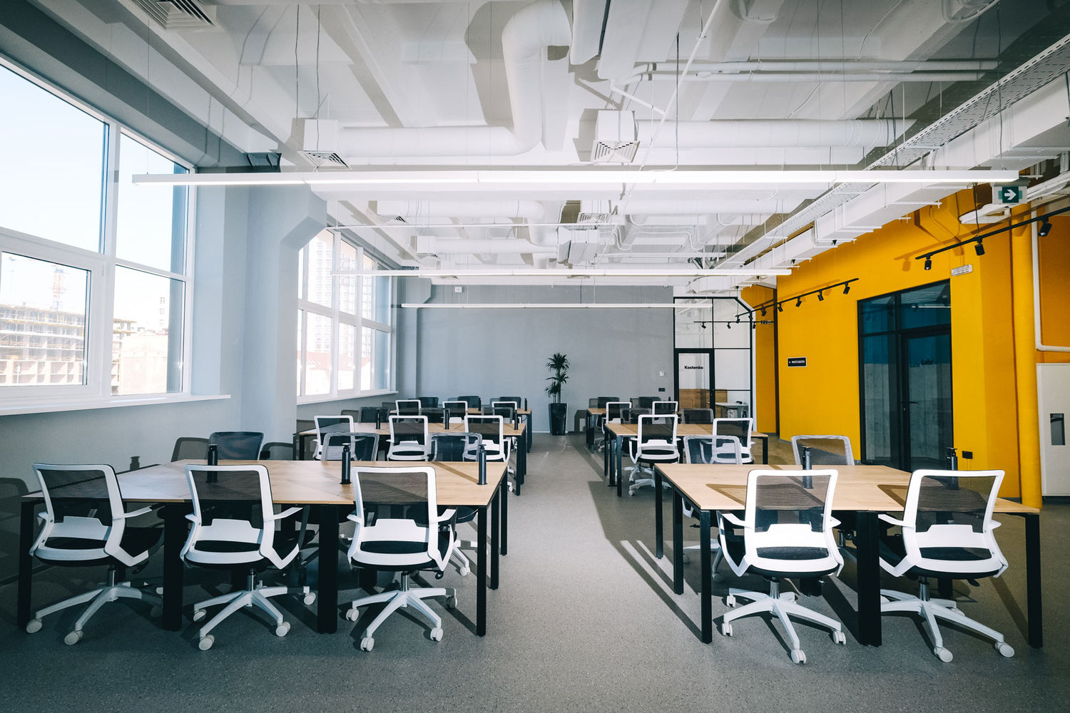 Фото Компания UALCOM оформила пространство нового офиса LIFT99 в г. Киев.