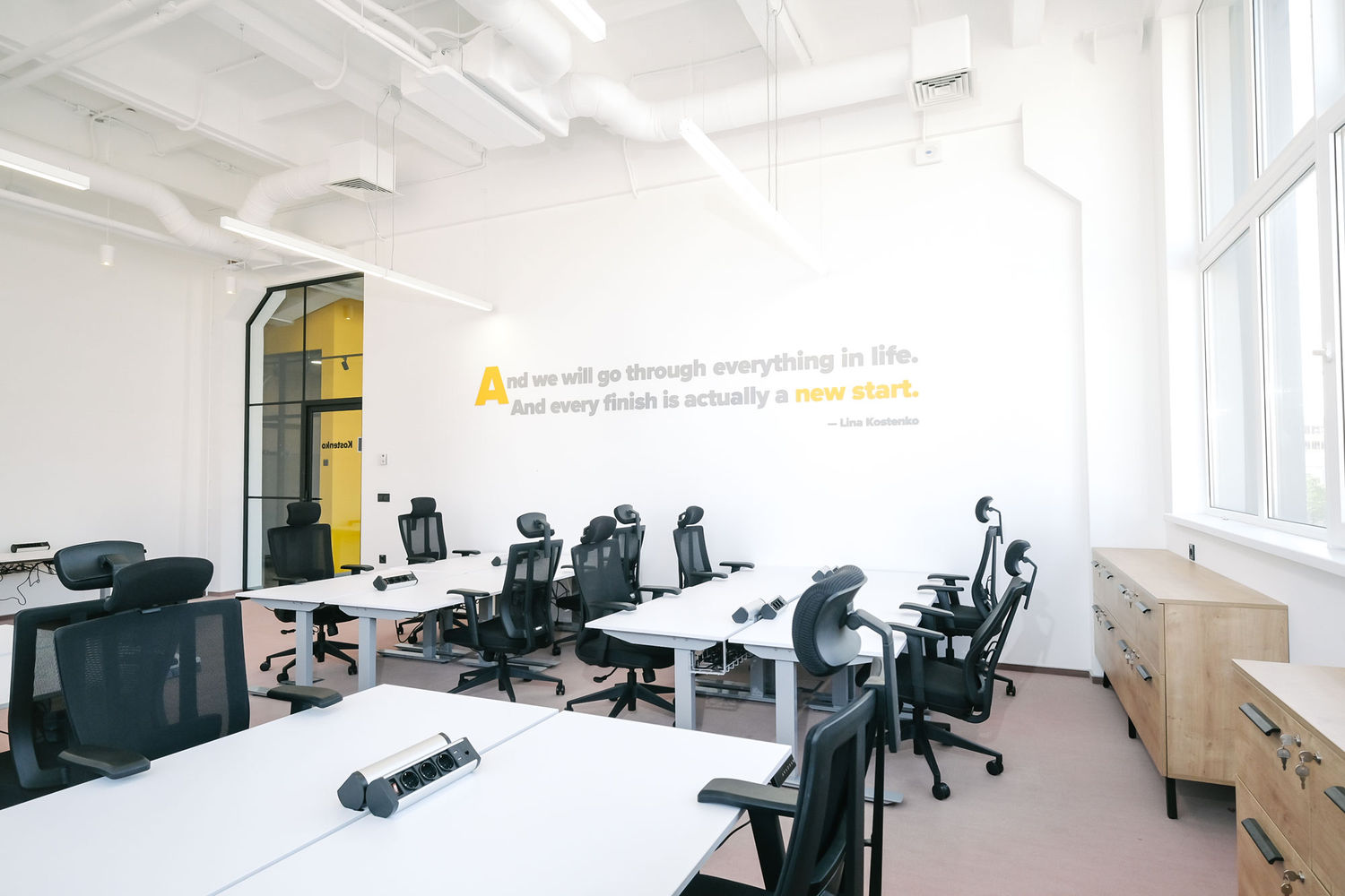 Фото Компания UALCOM оформила пространство нового офиса LIFT99 в г. Киев.