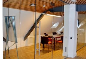 UALCOM-Crystal в проекте компания 