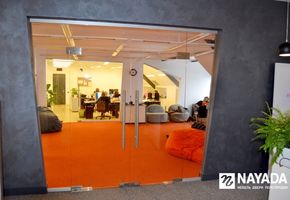 UALCOM-Crystal в проекте компания 