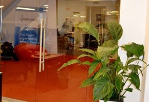 UALCOM-Crystal в проекте компания 