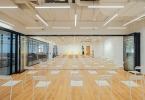 UALCOM-Standart в проекте Компания UALCOM оформила пространство нового офиса современного сообщества состоявшихся стартап-основатетелей -  LIFT99 в г. Киев.