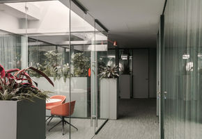 UALCOM-Twin в проекте Невероятно стильная работа реализована компанией UALCOM совместно с Архитектурной студией «Романа та Дмитра Селюків».