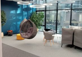 Стационарные перегородки в проекте UALCOM выполнила обширный проект для нового офиса крупной международной IT компании.