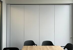 UALCOM Hufcor в проекте Новый, продуманный до деталей офис Coca-Cola.